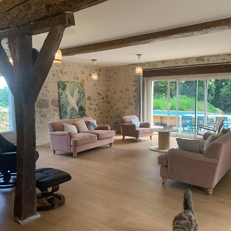 Maison Papillon Gite De Ressourcement Lusignan-Petit Екстериор снимка