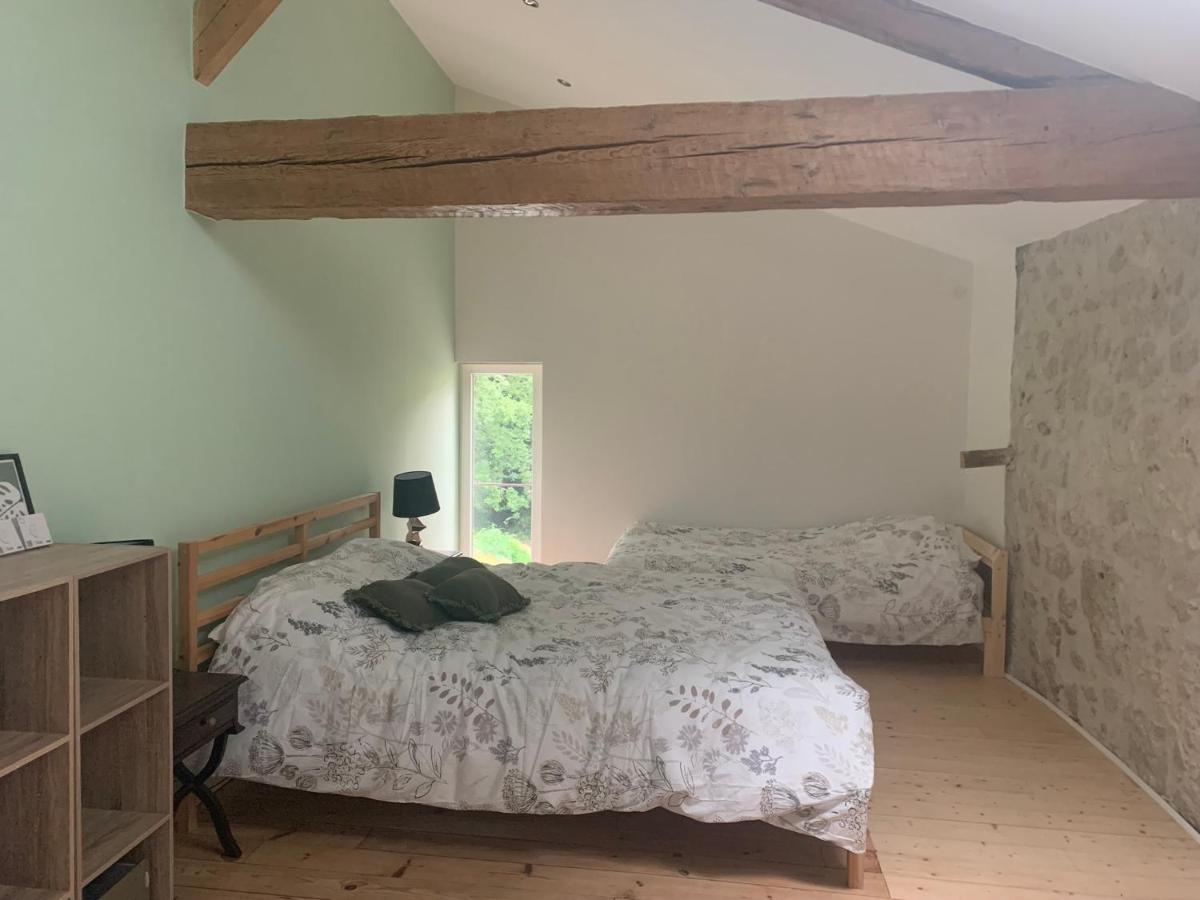 Maison Papillon Gite De Ressourcement Lusignan-Petit Екстериор снимка